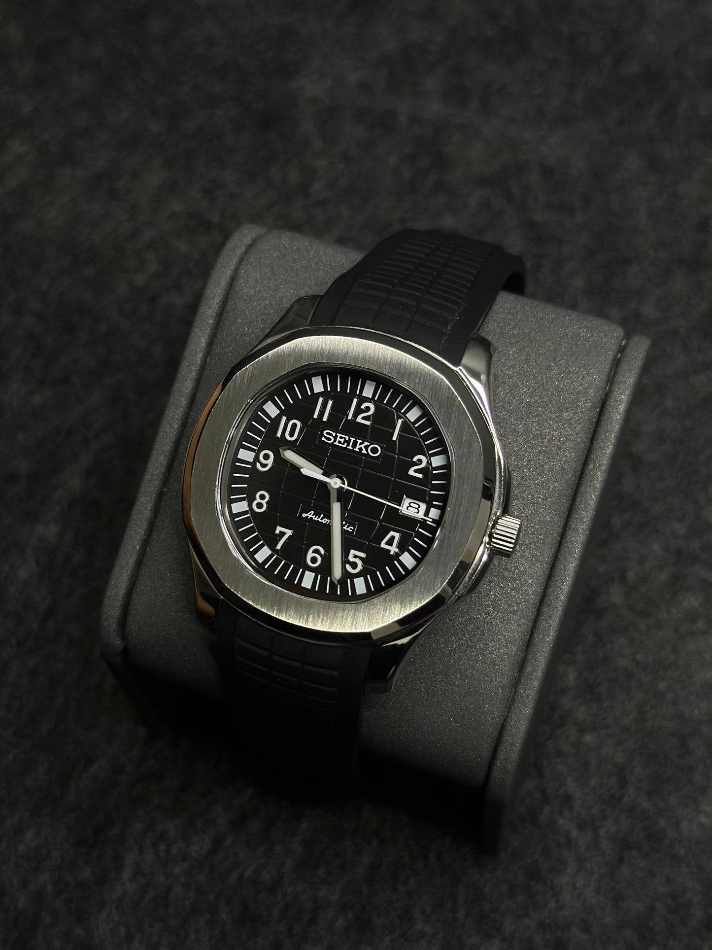 SEIKONAUT CLASSIC BLACK MEN'S MOD WATCH