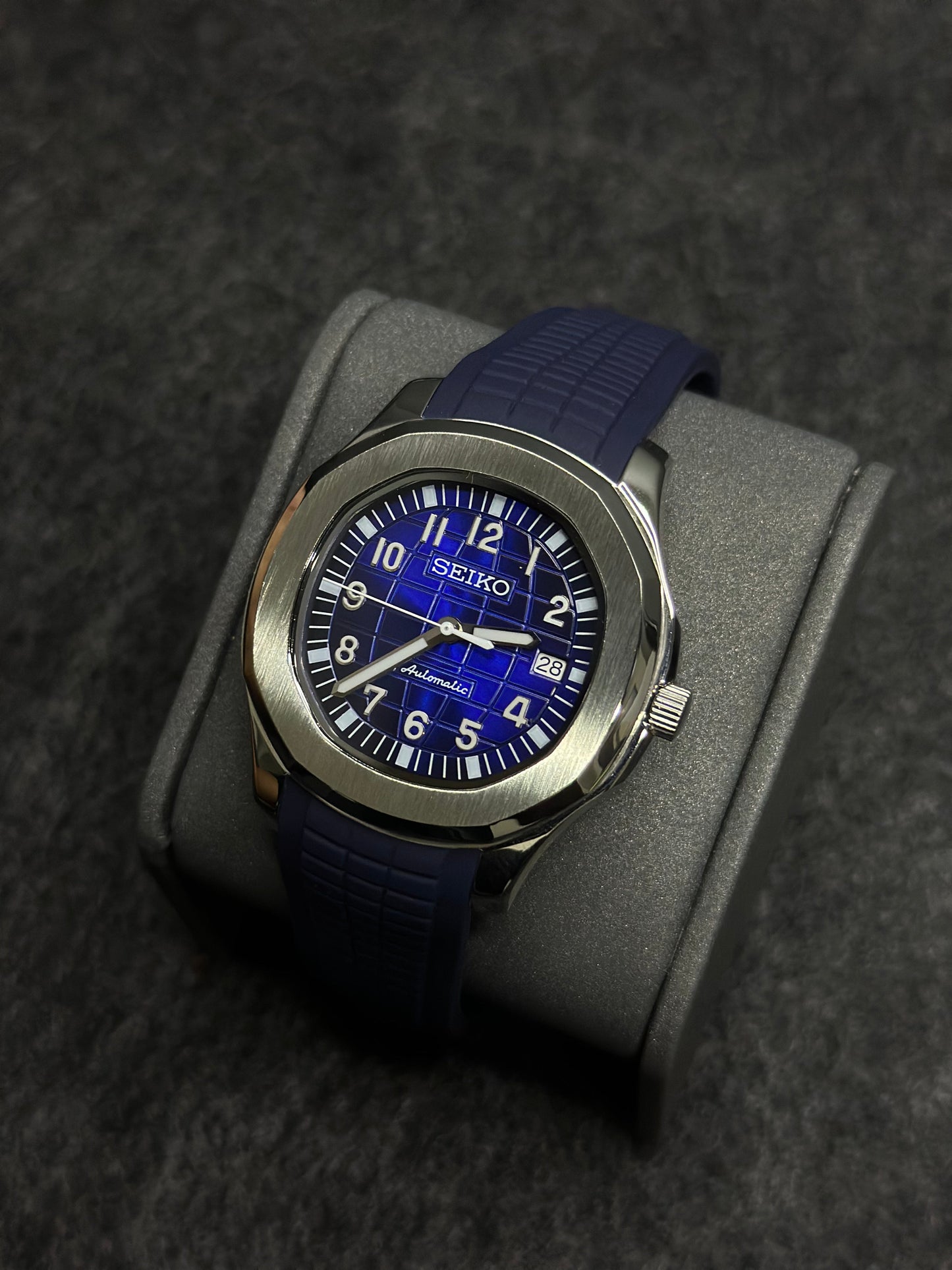SEIKONAUT NAVY MEN'S MOD WATCH