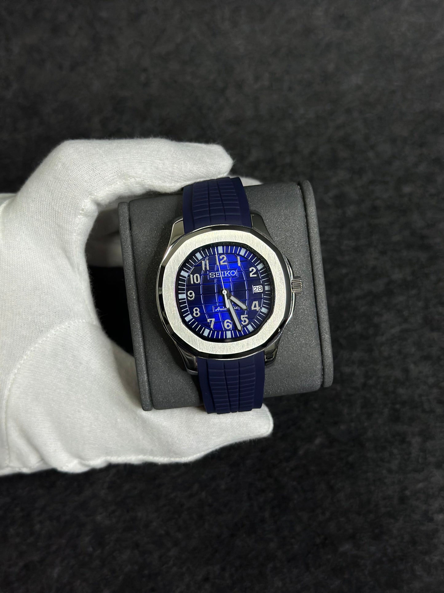 SEIKONAUT NAVY MEN'S MOD WATCH